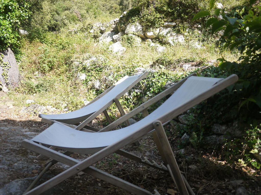 Auberge Des Seguins Buoux Habitación foto