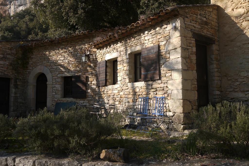Auberge Des Seguins Buoux Exterior foto